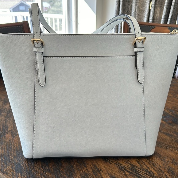 MK Purse - Picture 2 of 6